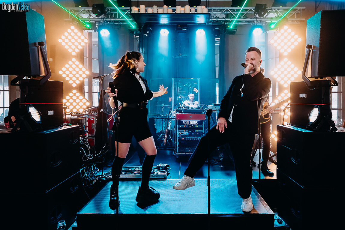 formație nuntă The Colours cântând live la eveniment