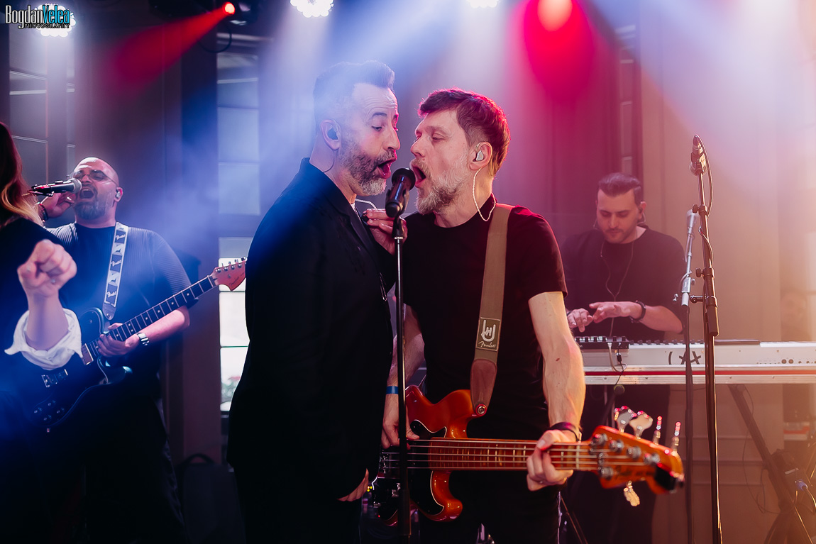 trupă cover The Colours concert live pe scenă