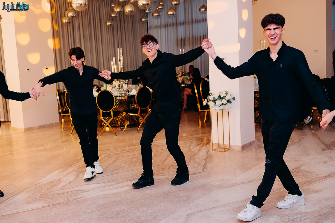 Petrecere de 18 ani Sara la Militari Ballroom – fotograf majorat
