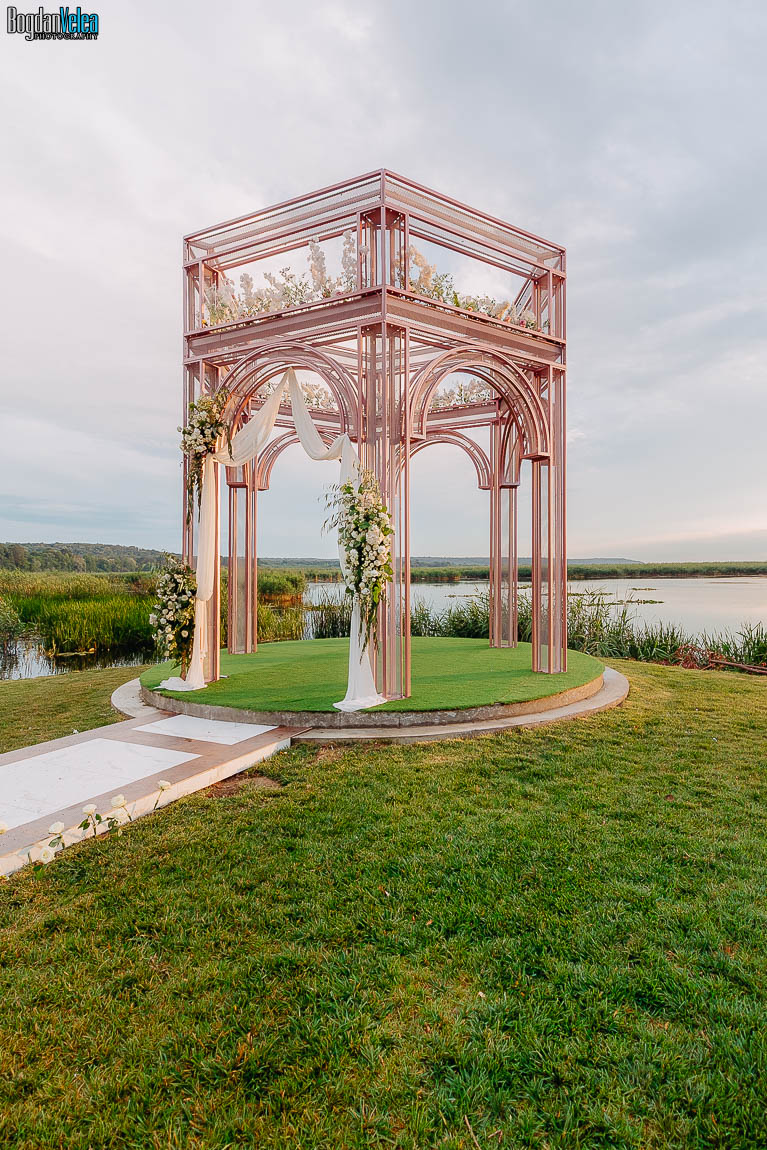 Ceremonie civilă în aer liber la ILUSTRO Casa Comana