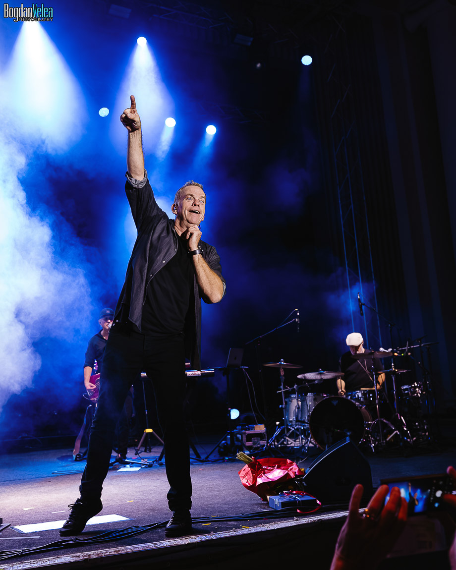 Garou pe scenă în cadrul spectacolului The Best Of